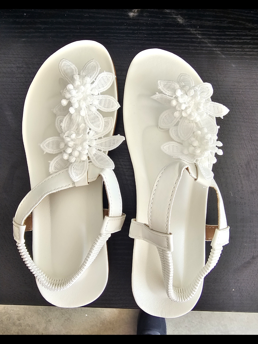 White Floral Applique Women's T-Strap Sandals NWOT
